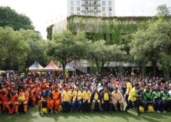 Golkat DKI Bantu Perekonomian Warga dengan Sebar Paket Sembako Murah