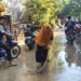 Banjir Surut di Pondok Kacang, Warga Tangsel Berjuang Bersihkan Lumpur Sisa Luapan Tanggul