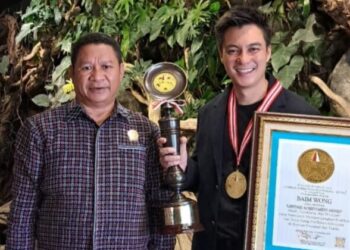 Baim Wong Raih Penghargaan LEPRID Atas Dedikasi Besar di Dunia Film