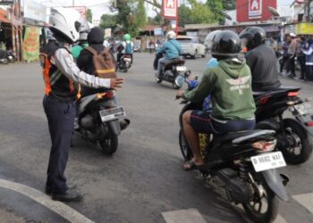Dishub Tangsel Mulai Uji Coba Lampu Lalu Lintas di Simpang Duren