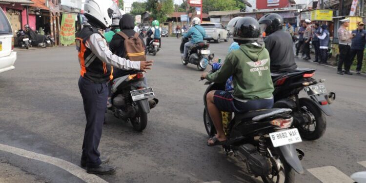Dishub Tangsel Mulai Uji Coba Lampu Lalu Lintas di Simpang Duren