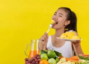 Apakah Aman Hanya Makan Buah Setiap Hari? Ini Fakta dan Risikonya