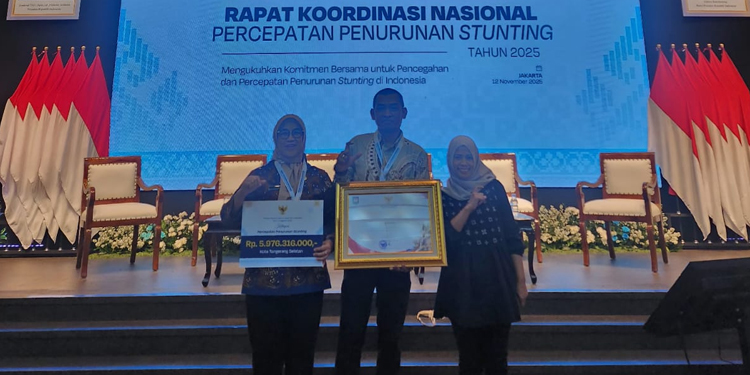 Tangsel Raih Penghargaan Kabupaten/Kota Berkinerja Baik dalam Percepatan Penurunan Stunting