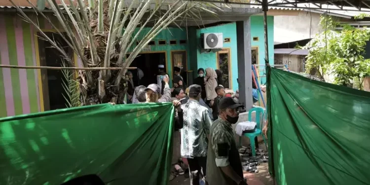 Suasana Duka Selimuti Rumah Siswa SMPN 19 Tangsel Korban Perundungan