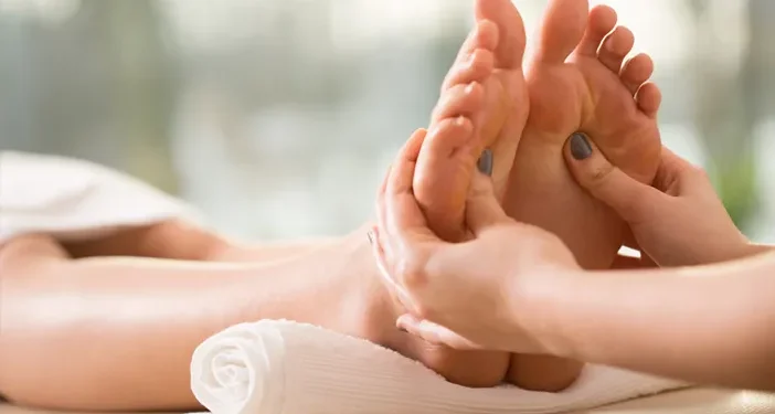 Pijat untuk Meredakan Batuk: Cara Alami yang Aman untuk Dewasa dan Anak