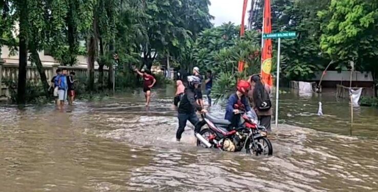 Banjir Rob Terjang Pesisir Jakarta, Ancol dan Sejumlah Ruas Jalan Lumpuh