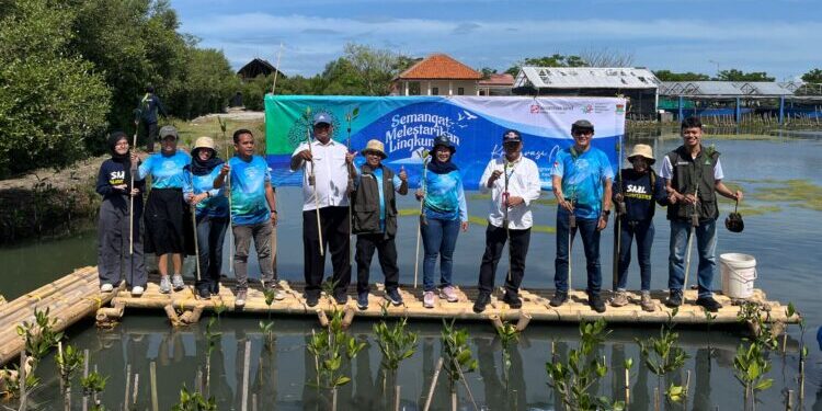 Perkuat Konservasi Pesisir di Kabupaten Tangerang, Sinar Mas Land Gelar Aksi Tanam 5.500 Mangrove dan Lepas 100 Ekor Belangkas Tapal Kuda