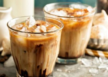 Hobi Minum Kopi dan Soda? Hati-hati Risiko Tulang Keropos