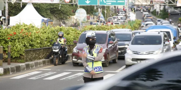 Polisi Antisipasi Kepadatan, One Way Jakarta–Puncak Diberlakukan Pagi Hari