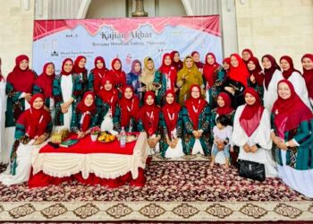 Ustadzah Lulung Mumtaza Warnai Kajian Akbar BaKOS SD Al Zahra Indonesia, Pesan Pendidikan Anak Mengena di Hati Jamaah