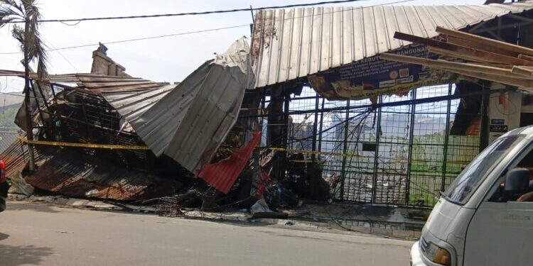 Kebakaran Hebat Ruko Material dan Bengkel di Ciputat, Satu Orang Meninggal