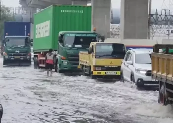 Banjir Rob Genangi Ancol, Akses Pengunjung Dialihkan namun Operasional Tetap Normal