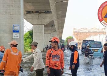 Banjir Rob Rendam 19 RT di Jakarta Utara, Dua Ruas Jalan Ikut Tergenang