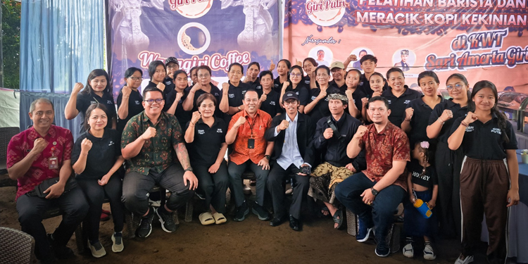 Inspirasi Hari Ibu, BRI Peduli Perkuat Peran Ibu Penggerak Usaha Perempuan melalui Program AURA di Bali