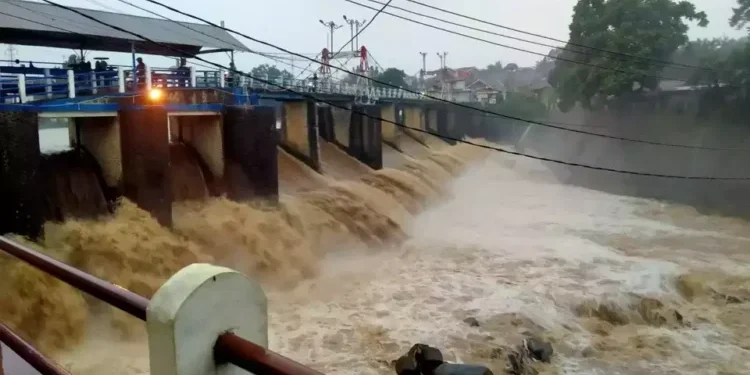 Tinggi Air Bendung Katulampa Naik ke 90 Cm, Status Siaga 3: Jakarta Diminta Waspada