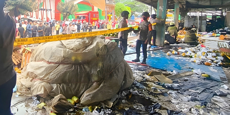 Puslabfor Polri Usut Penyebab Kebakaran Pasar Induk Kramat Jati