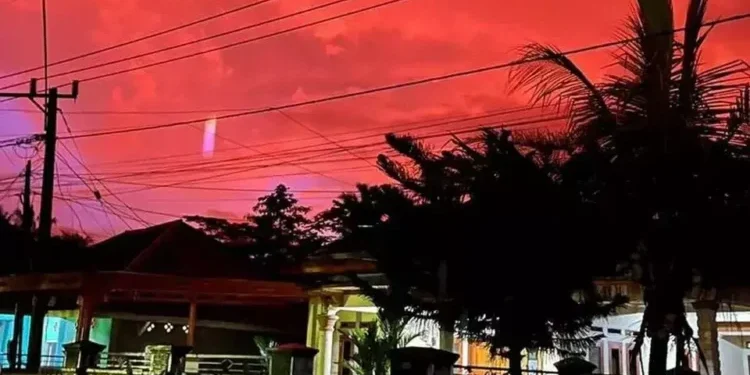 Langit Merah Menyala Gegerkan Warga Selatan Banten, BMKG Pastikan Fenomena Alam