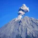 Gunung Semeru Erupsi di Rabu Pagi, Kolom Abu Capai 900 Meter