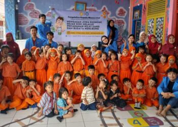 Mahasiswa UNPAM Tanamkan Budaya Menabung Sejak Dini di RA Ummul Arqam Lewat Cara yang Seru dan Kreatif