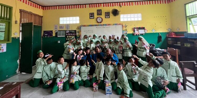 Mini Bank Sekolah, Cara Efektif Melatih Anak Mengatur Keuangan Sejak Dini
