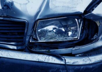 Kecelakaan Awal Tahun di Bundaran HI, Mobil Sedan Tabrak Separator dan Bus Transjakarta