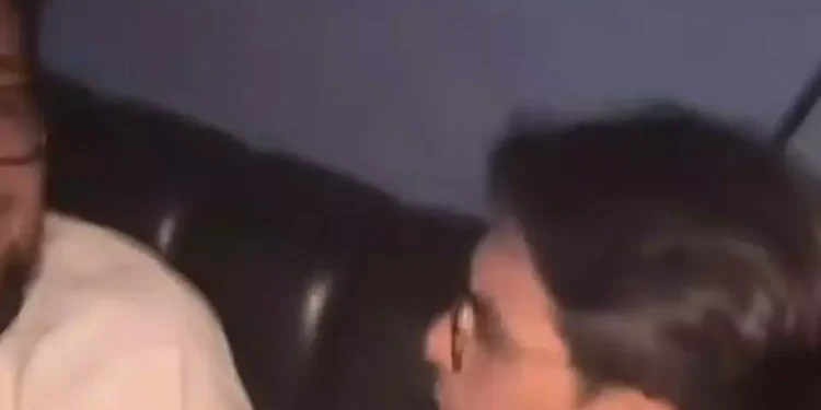 Viral Video Karaoke Diduga Ricky Harun dengan LC, Warganet Gaduh di Medsos