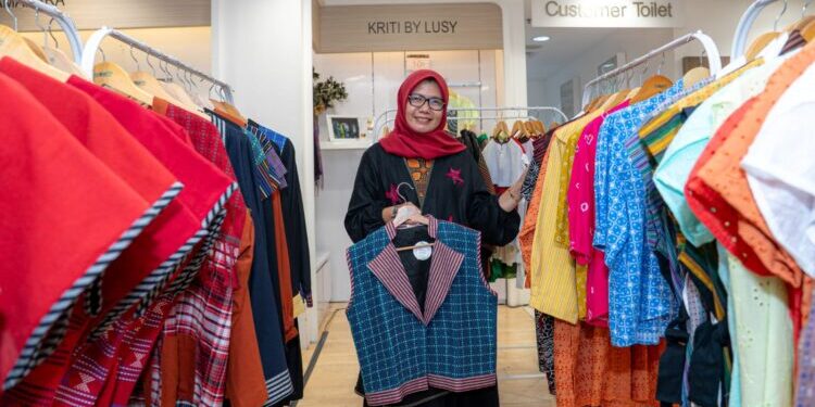 Melalui Tenun Modern dan Pameran BRI, Kriti by Lusy Jajaki Potensi Wastra Nusantara di Pasar Mancanegara