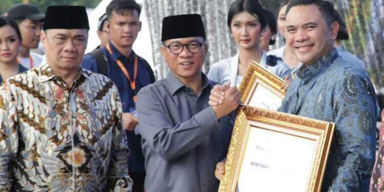 Konsisten Dorong Kemajuan Ekonomi Desa, BRI Raih Penghargaan pada Puncak Hari Desa Nasional 2026