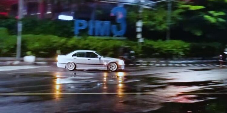 Aksi Drift Mobil Sport di Pondok Indah Viral, Polisi Lakukan Pendalaman