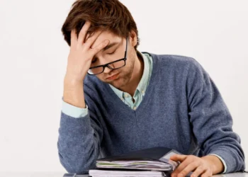 Cuaca Mendung Pengaruhi Suasana Hati, Begini Cara Agar Tetap Produktif