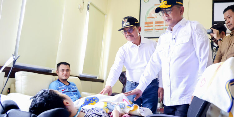 Gubernur Andra Soni Pastikan Penanganan Banjir dan Pengungsian di Tangerang Berjalan Optimal