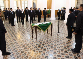 Lantik 10 Pejabat Pemprov Banten, Gubernur Andra Soni Terapkan Manajemen Talenta Berbasis Kinerja