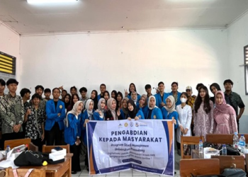 Membangun Wirausaha Digital: Pelatihan Pemasaran Online Bagi Siswa SMK dalam Era Transformasi UMKM