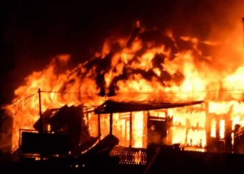 Kebakaran Dini Hari di Tambora Hanguskan 15 Bangunan, Kerugian Capai Rp1,7 Miliar
