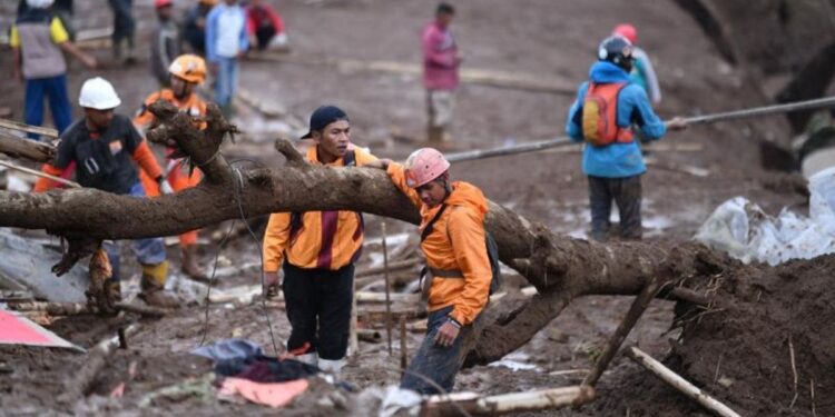 Update Longsor Bandung Barat: 17 Orang Meninggal Dunia