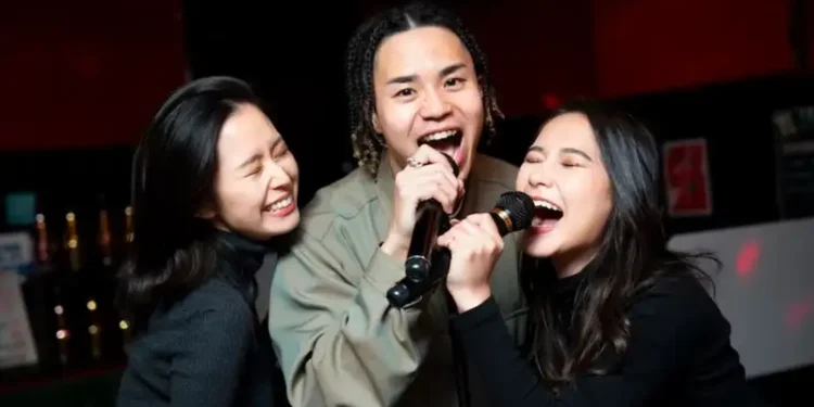 Bukan Sekadar Hiburan, Nyanyi Bersama Picu Hormon Bahagia dan Bantu Jaga Kesehatan Mental