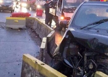 Mobil Hilang Kendali dan Tabrak Separator Busway, Pengemudi Tewas di Tempat