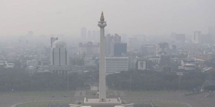 Udara Jakarta Pagi Ini Tidak Sehat, Peringkat Enam Terburuk di Dunia