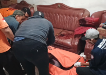 Diduga Tersengat Listrik Headset, Pemuda Ditemukan Tewas di Karang Tengah
