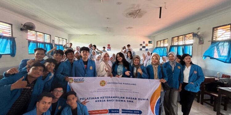 Edukasi Etika Berkomunikasi di Tempat Kerja untuk Menyiapkan Profesionalisme Dunia Kerja