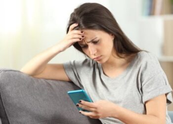 Psikolog: Paparan Berita Krisis Secara Berulang Dapat Picu Vicarious Trauma