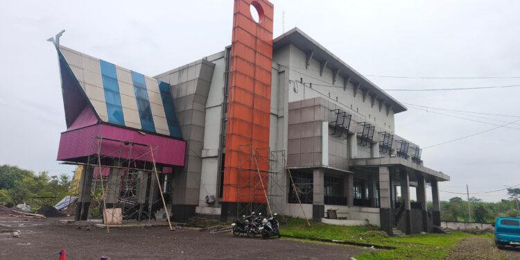 Kasus Utang BUMD Bandung, Kantor BDS Disegel