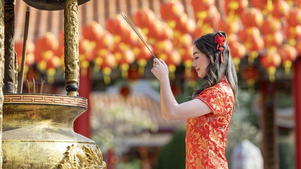 Jelang Imlek 2026, DLH DKI Jakarta Bersihkan Klenteng dan Vihara di Lima Wilayah