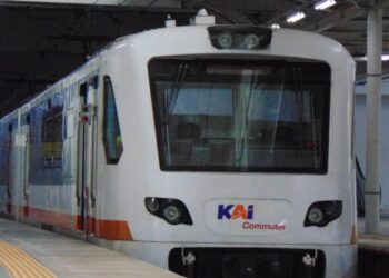 Kereta Bandara Tabrak Truk di Poris–Batu Ceper, Perjalanan Commuter Line Tangerang-Jakarta Sempat Terganggu