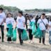 Dukung Gerakan Indonesia ASRI, BRI Peduli Ajak Masyarakat Bersih-bersih Pantai untuk Lingkungan Berkelanjutan di Pantai Kedonganan Bali