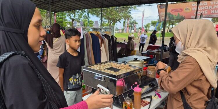 Surga Takjil di Grand Bukit Dago, Donat Rp5 Ribu, Pisang Goreng Srikaya hingga Es Teh Sejuk Diserbu Pembeli