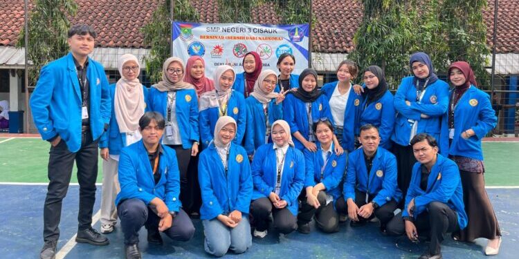 Penerapan Literasi Digital dan Inovasi Teknologi dalam Meningkatkan Kompetensi bagi Siswa SMP