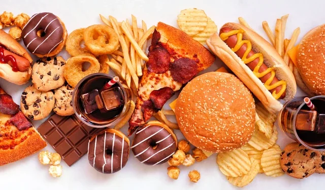 Makanan Ultraproses Disebut Mirip Rokok dan Bisa Bikin Ketagihan