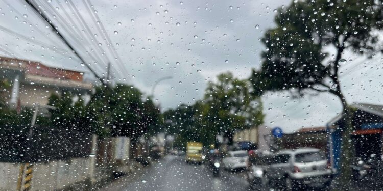 Prakiraan Cuaca Tangsel Hari Ini: Hujan Ringan Mengguyur Seluruh Wilayah