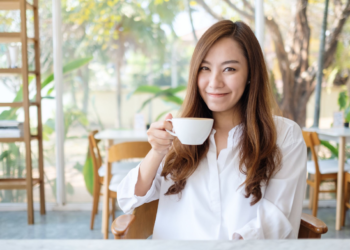 Punya Masalah Asam Lambung? Ini Cara Aman Minum Kopi di Pagi Hari